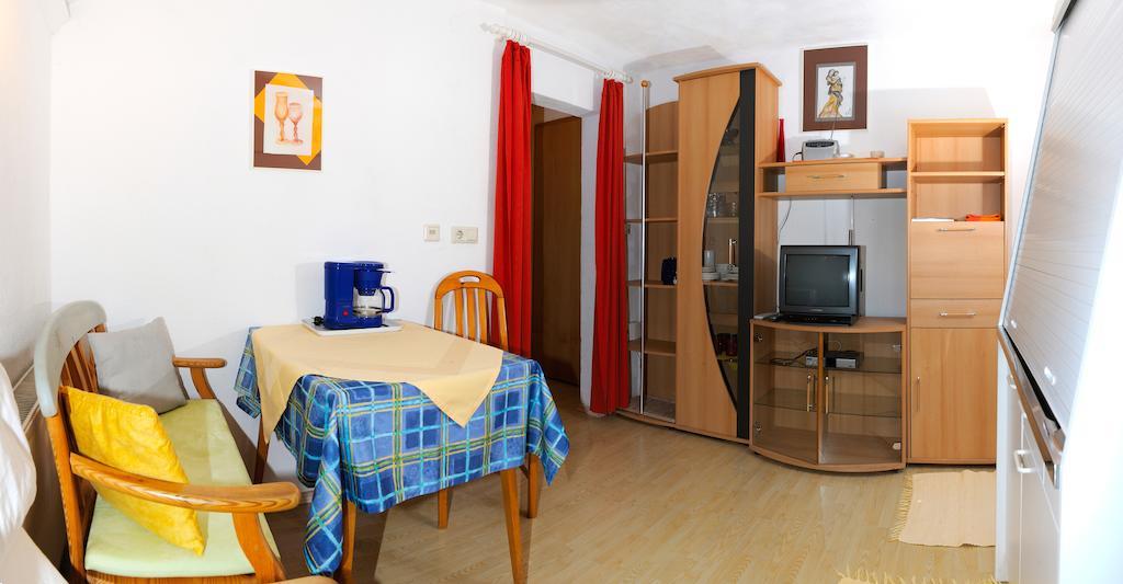 דירות זיפלד אין טירול Haus Steinroeschen חדר תמונה